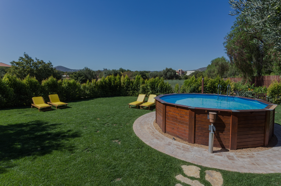 Above ground pool